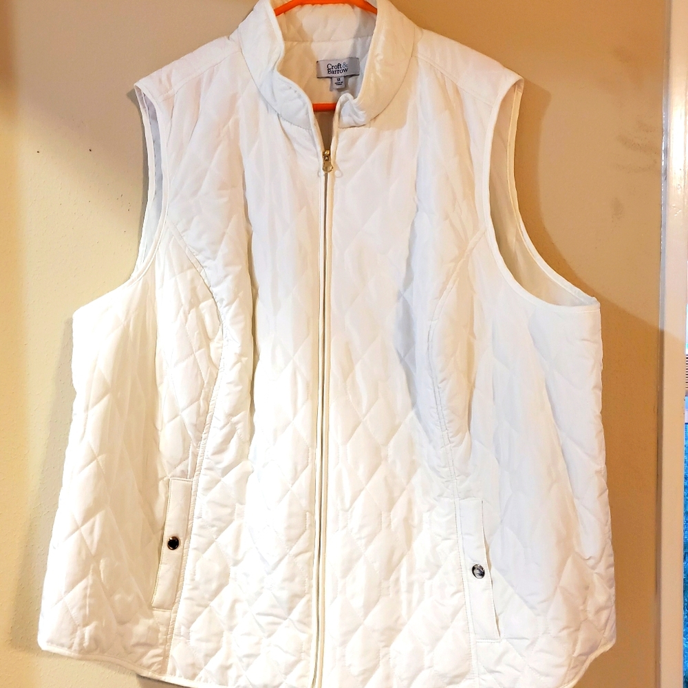 Croft and Barrow White Vest